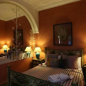 Kamer met een Queen Size Bed